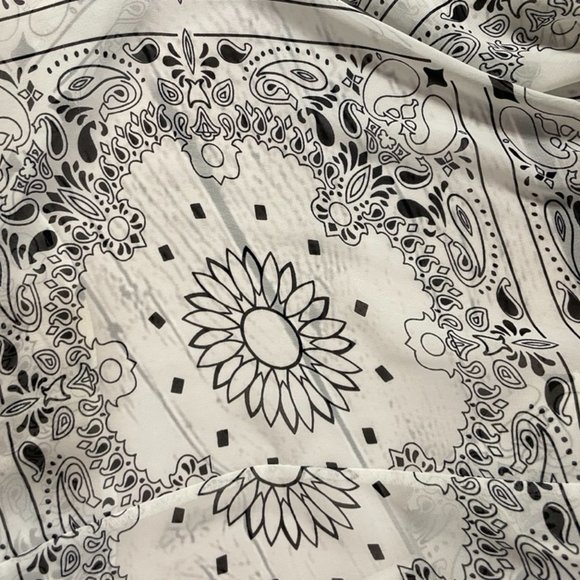 Potter's Pot Black & White Lightweight Floral Open Front Cardigan - size Large - Picture 8 of 8